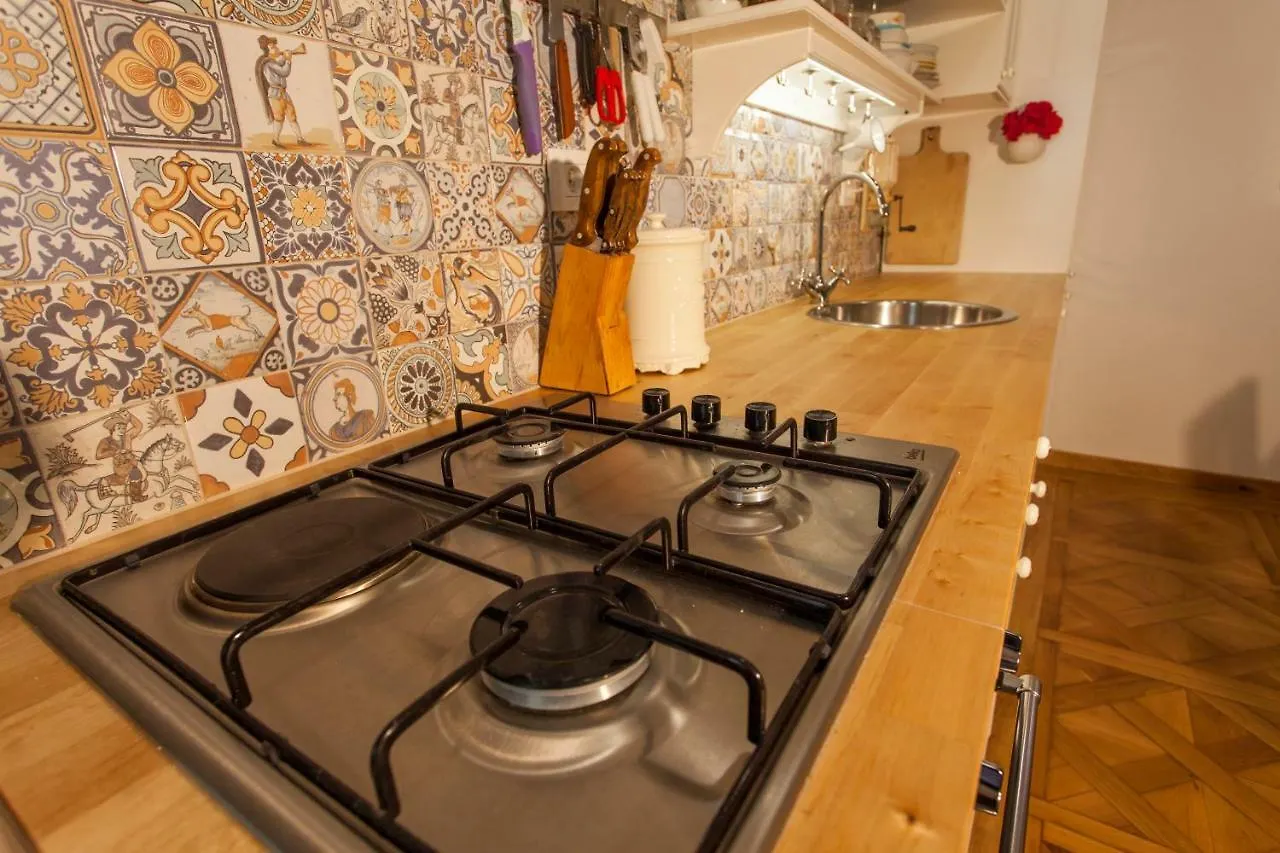 Barbarossa House With Parking Apartment Cres