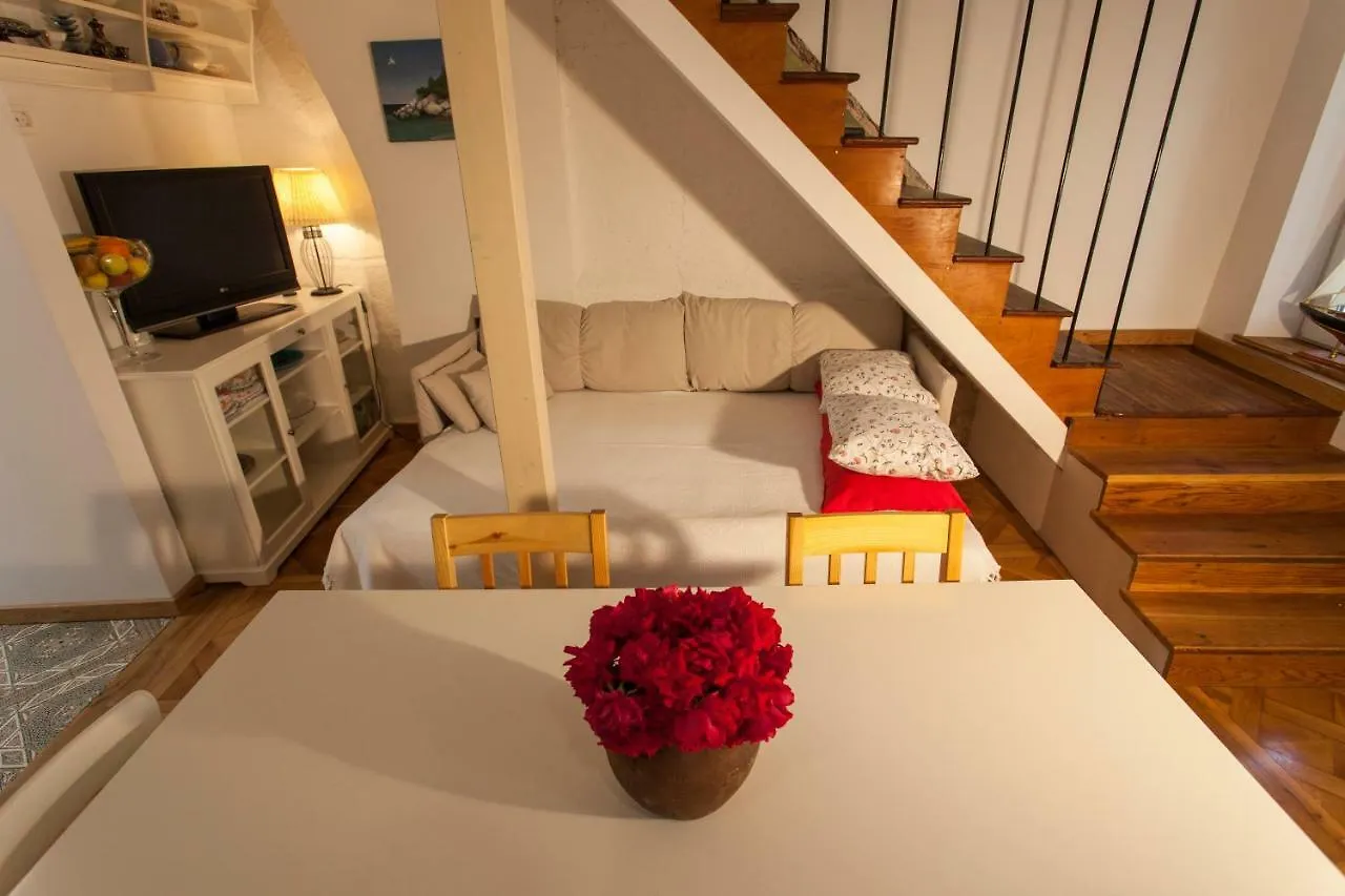 Barbarossa House With Parking Apartment Cres